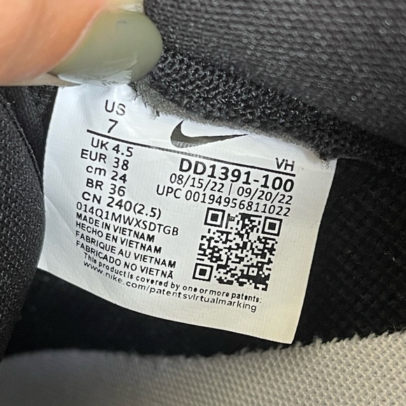 Nike Dunk Low Retro Black White Panda - Picture 6 of 7